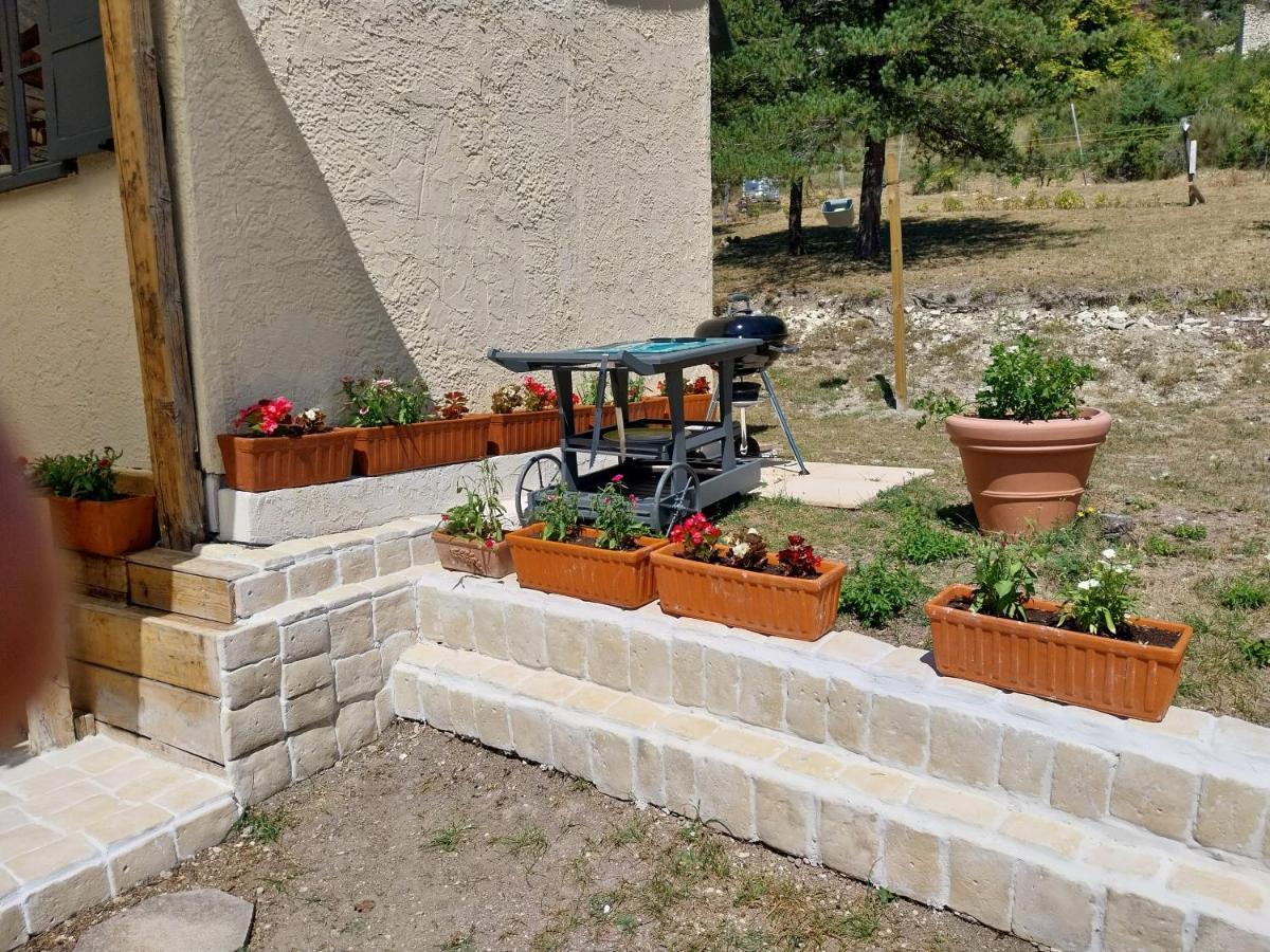 Saint-Auban  Petit Studio Dans La Prairie المظهر الخارجي الصورة